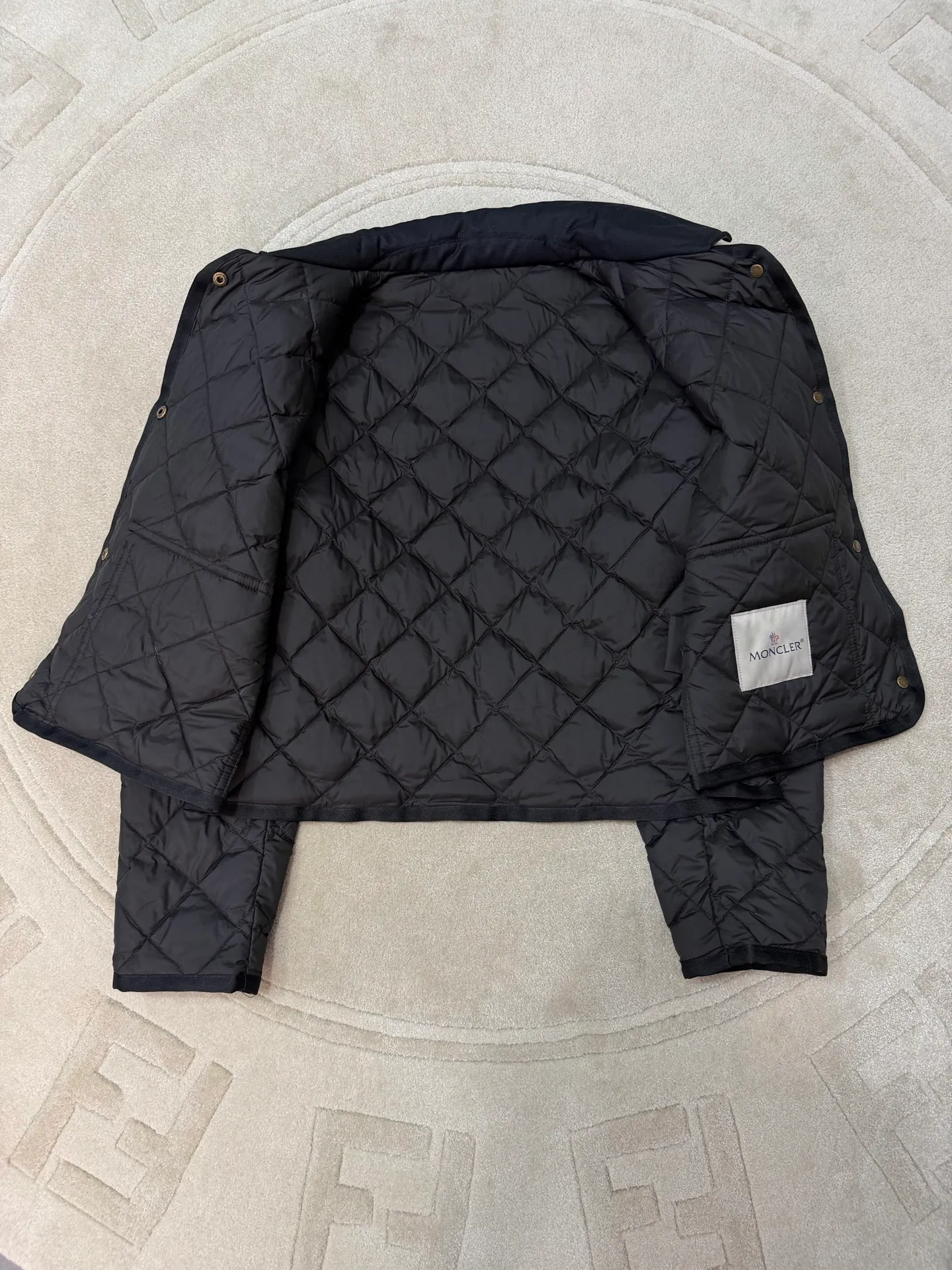 Moncler New Arrival Chitre ， Moncler 。 ， ; ， 。 ， - ， 。 ：Black White Khaki Green size：0123